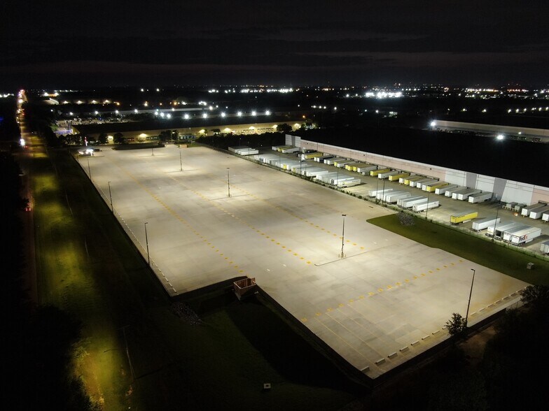 More Photos Of 5178 Citation Dr, Memphis Parking Lot For Lease