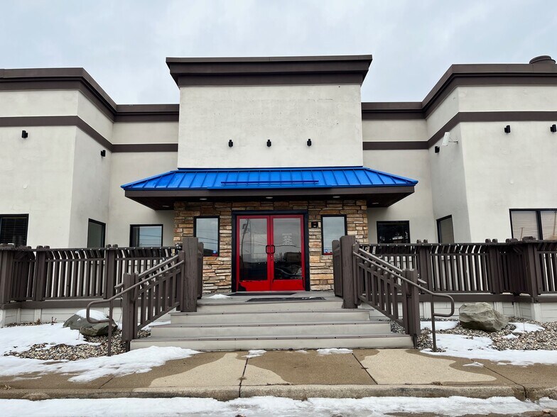 More Photos Of 3870 Bay Rd, Saginaw Restaurant For Sale