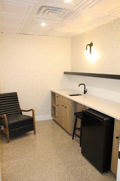 More Photos Of 117 W Main St, Coldwater Office For Lease