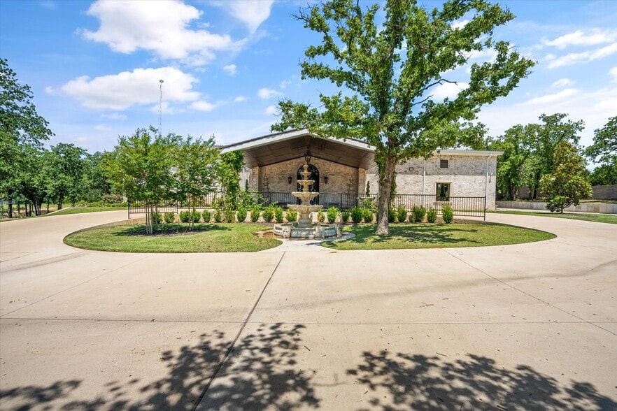 More Photos Of 7700 Glen Rose Hwy, Granbury Lodge Meeting Hall For Sale