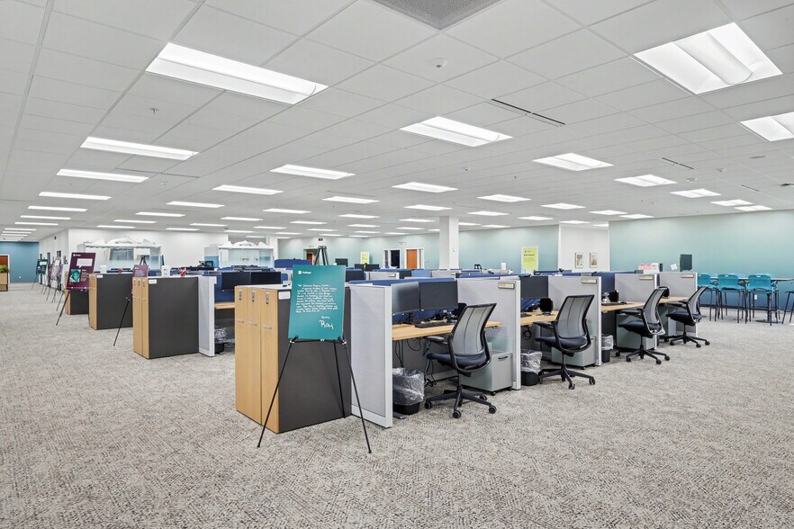 More Photos Of 2000 Heritage Way, Waverly Office For Sale
