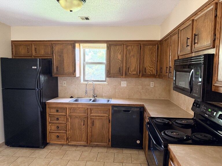 More Photos Of 1625 S Longford Ln, Wichita Apartments For Sale
