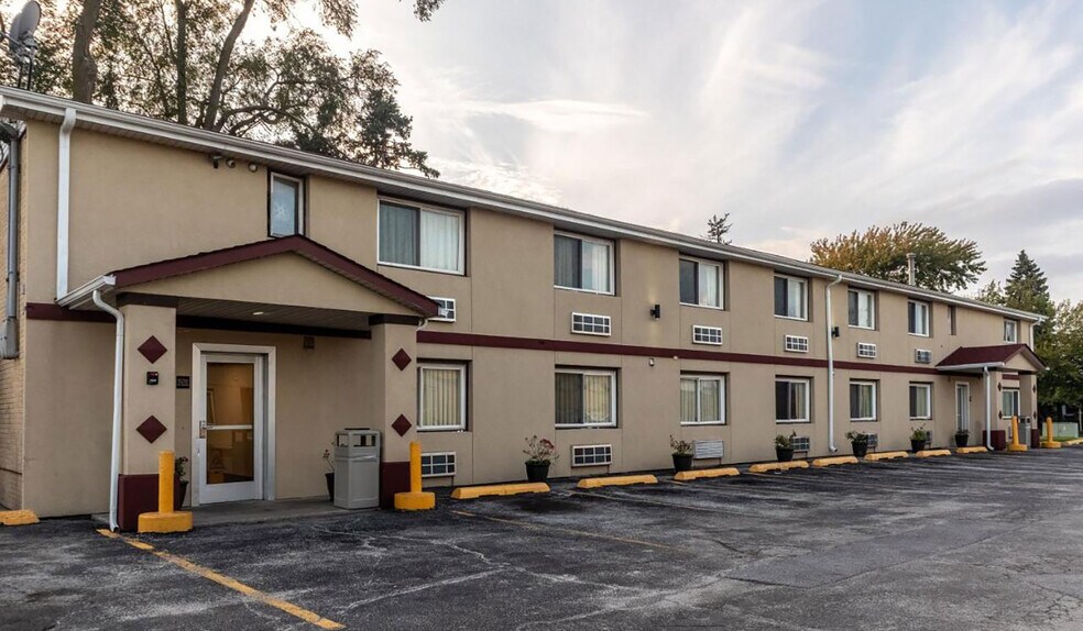 More Photos Of 12340 S Cicero Ave, Alsip Hotel For Sale
