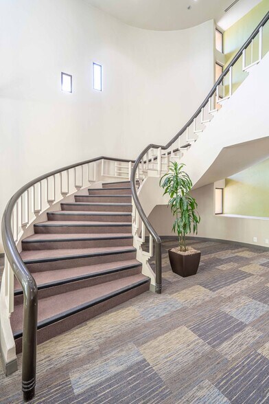 More Photos Of 11209 N Tatum Blvd, Phoenix Unknown For Lease