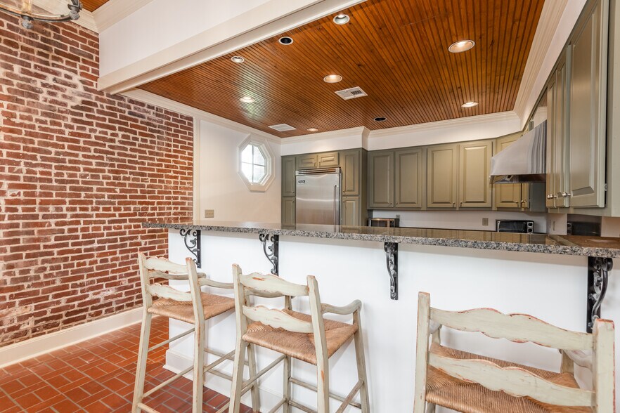 More Photos Of 987 Harris St, Tunica Office For Sale