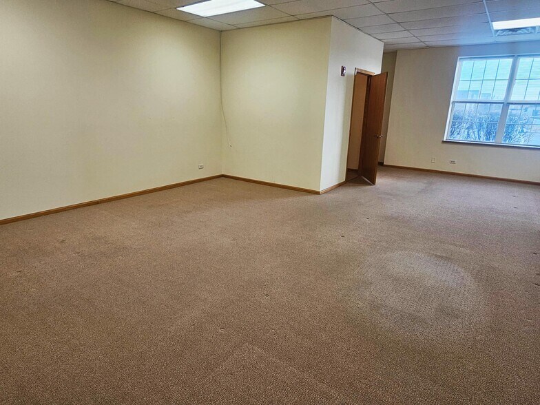 More Photos Of 11520 W 183rd St, Orland Park Medical For Sale