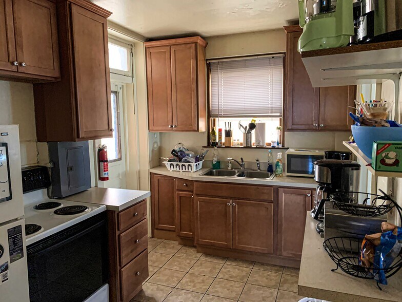 More Photos Of 123-127 W Beaver Ave, State College Storefront Retail Residential For Sale