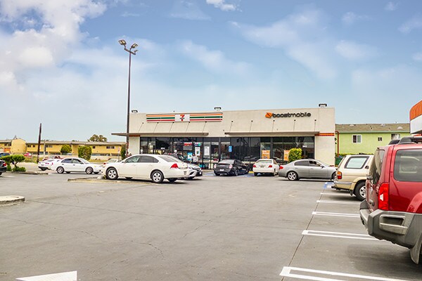 More Photos Of 2614 N Wilmington Ave, Compton General Retail For Sale