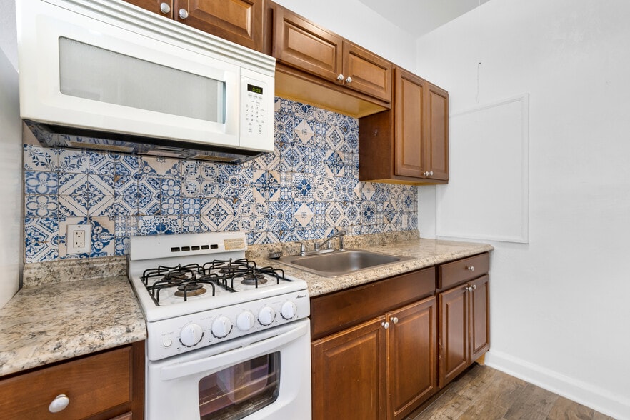 More Photos Of 114 Menores Ave, Coral Gables Apartments For Sale