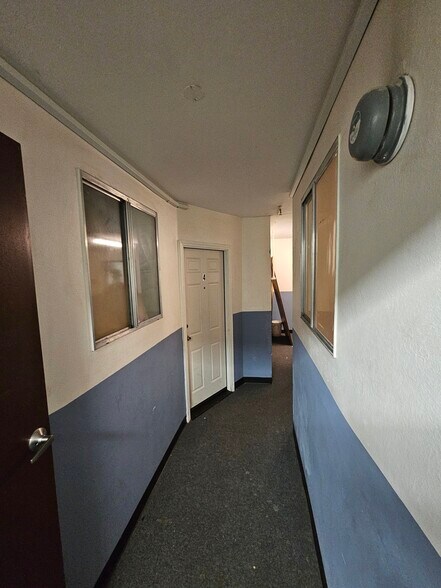 More Photos Of 917 E Main St, Klamath Falls Flex For Sale