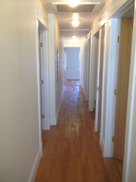 More Photos Of 107 W Marshall St, Middleburg Office For Lease