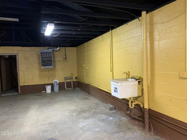 More Photos Of 2726 N Main Ave, Scranton Auto Repair For Sale