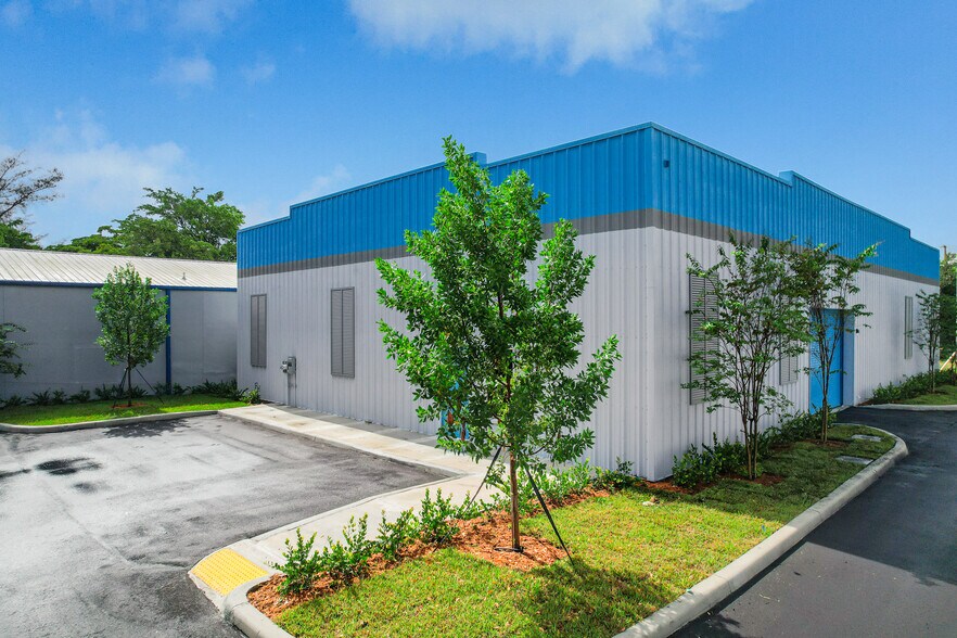 More Photos Of 621 NE 1st Ave, Pompano Beach Warehouse For Sale