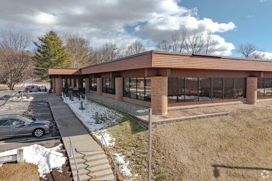 More Photos Of 860 N Main Street Ext, Wallingford Office For Sale