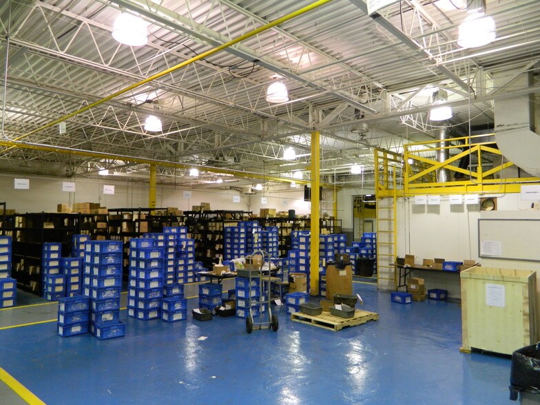 More Photos Of 9910 Airport Dr, Fort Wayne Manufacturing For Sale