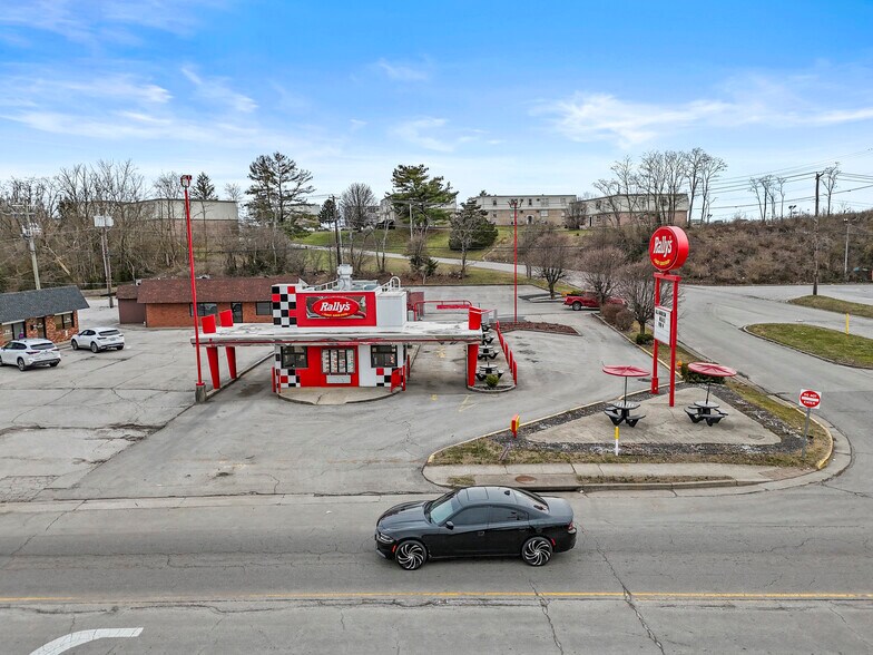More Photos Of 1478 W Lexington Ave, Winchester Fast Food For Lease