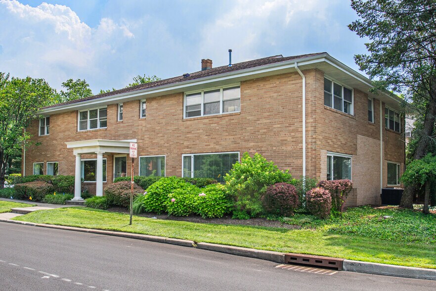 Primary Photo Of 631 E Palisades Ave, Englewood Cliffs Office For Sale