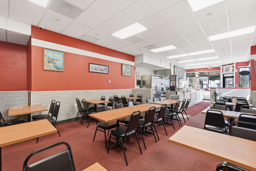 More Photos Of 860 W University Ave, Saint Paul Restaurant For Sale