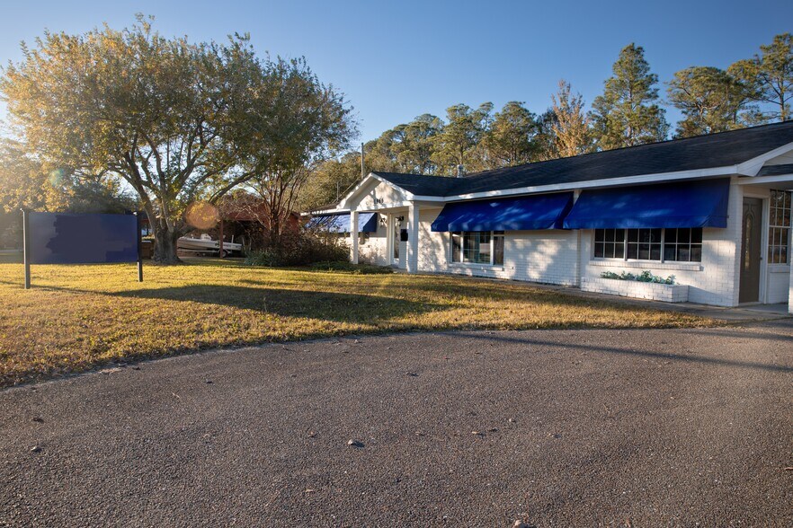 More Photos Of 1966 Popps Ferry Rd, Biloxi Office For Sale