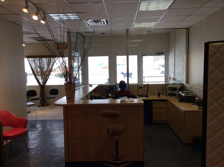 More Photos Of 80 Pickett District Rd, New Milford Manufacturing For Lease