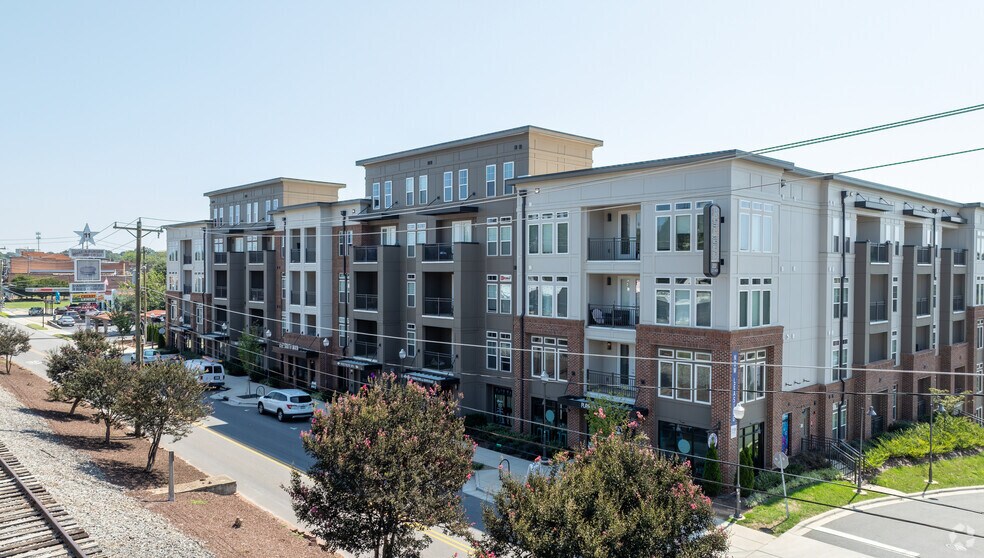 More Photos Of 222 S Main St, Mooresville Apartments For Lease