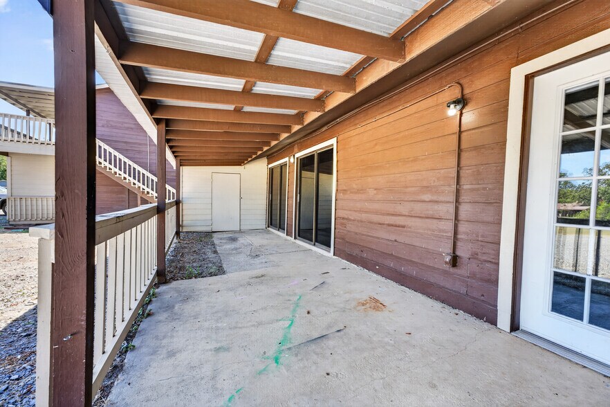 More Photos Of 505 Bub Hayner Rd, Karnack Apartments For Sale