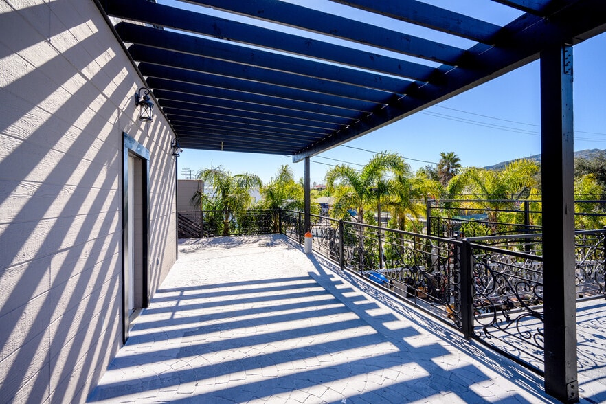 More Photos Of 6500 Foothill Blvd, Tujunga Restaurant For Sale