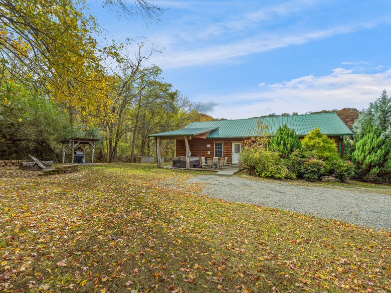 More Photos Of 1640-642 River Rd, Hot Springs Apartments For Sale