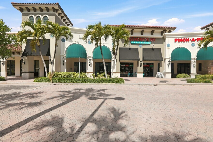 More Photos Of 10020 Coconut Rd, Estero Storefront Retail Office For Lease