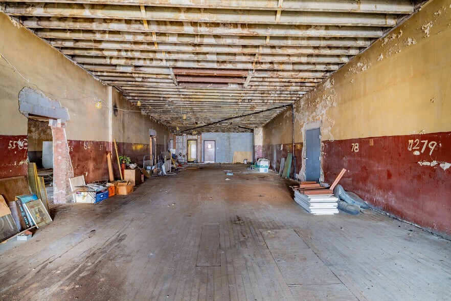 More Photos Of 440 Clinton St, Detroit Storefront Retail Office For Sale