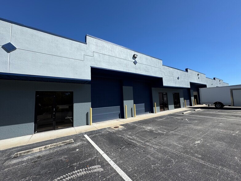 Primary Photo Of 1424 Hamlin Ave, Saint Cloud Warehouse For Lease