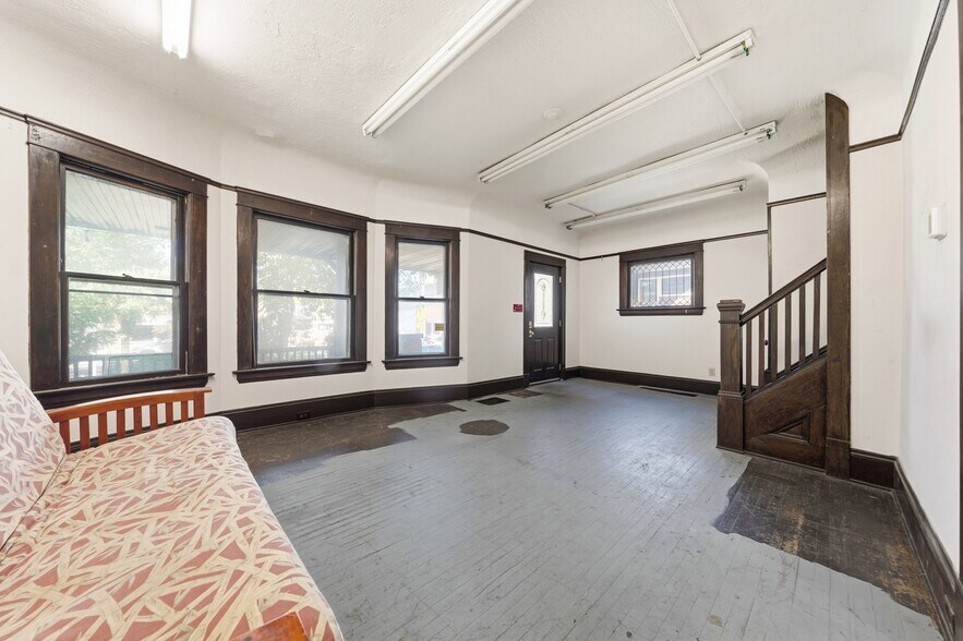 More Photos Of 12406 Larchmere Blvd, Cleveland General Retail For Sale