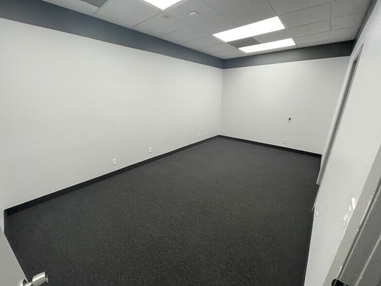 More Photos Of 2760 Lake Sahara Dr, Las Vegas Medical For Lease