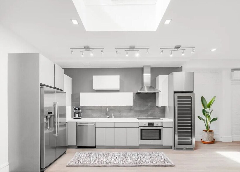 More Photos Of 410 W 47th St, New York Apartments For Sale