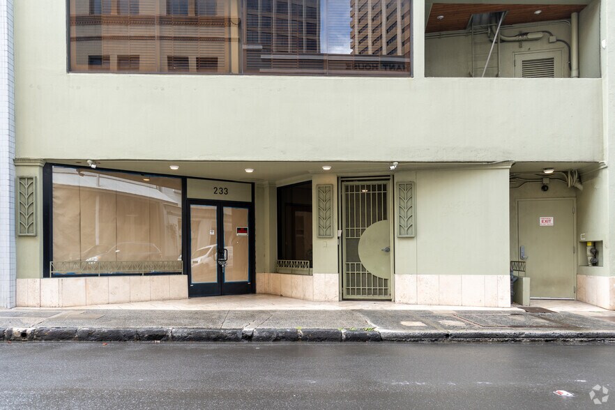 More Photos Of 233 Merchant St, Honolulu Office Residential For Sale