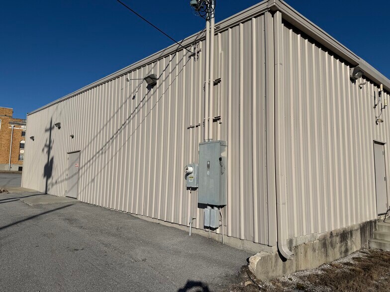 More Photos Of 201 W Tilden St, Humansville Freestanding For Sale