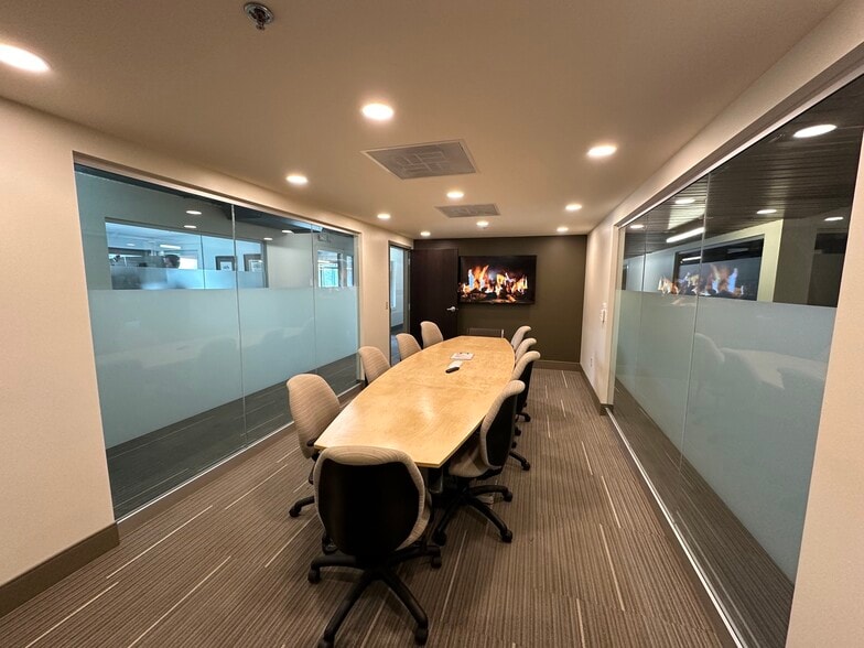 More Photos Of 601 E 63rd St, Kansas City Office For Lease