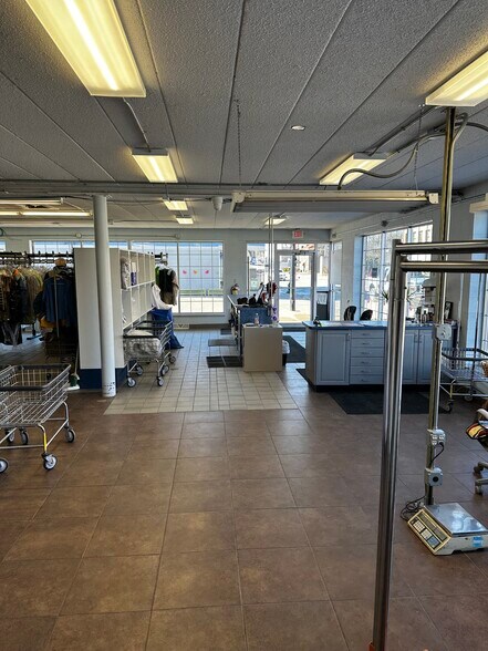 More Photos Of 620 Cass St, La Crosse Storefront Retail Office For Lease