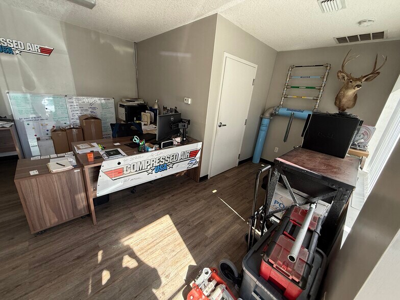 More Photos Of 85107 Commercial Park Dr, Yulee Warehouse For Lease