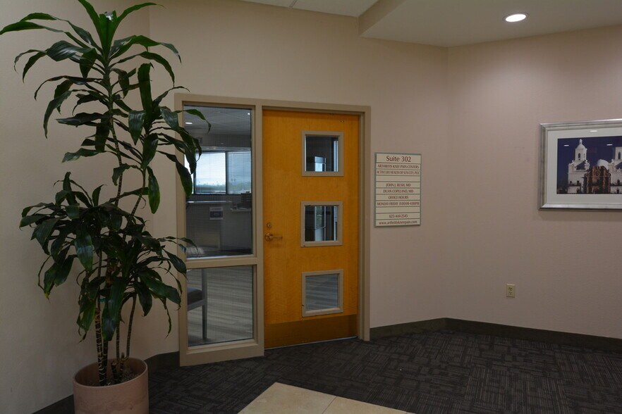 More Photos Of 10503 W Thunderbird Blvd, Sun City Medical For Lease