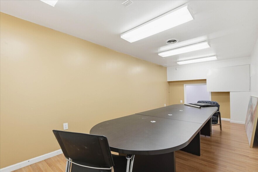 More Photos Of 641 S Prince St, Lancaster Storefront For Sale