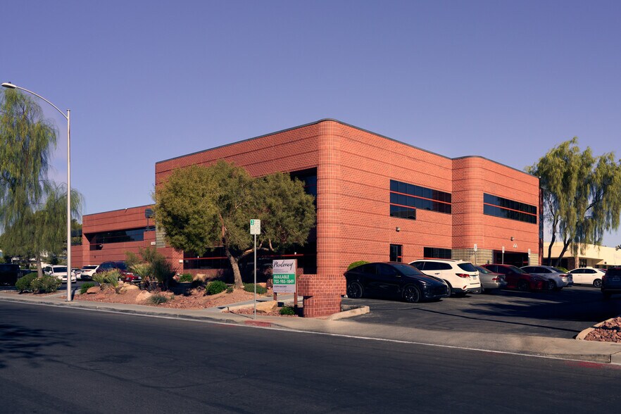 More Photos Of 2020 Palomino Ln, Las Vegas Medical For Lease