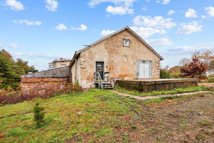 More Photos Of 45 Old Flat River, Coventry Manufacturing For Sale