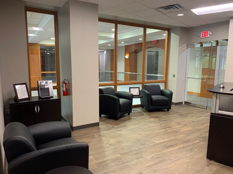 More Photos Of 5151 Pfeiffer Rd, Blue Ash Office For Lease