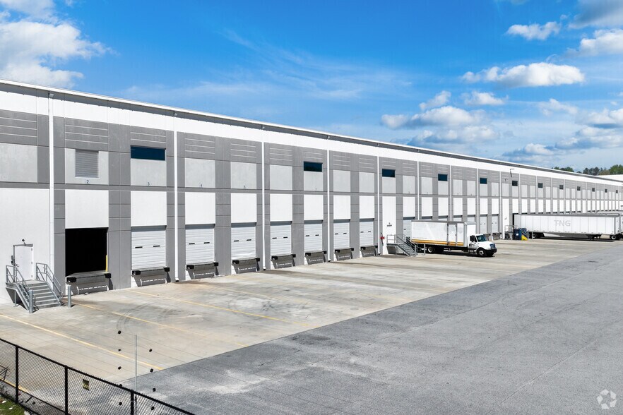More Photos Of 7550 Wood Rd, Douglasville Distribution For Lease
