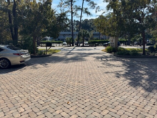More Photos Of 34 New Orleans Rd, Hilton Head Island Office For Sale