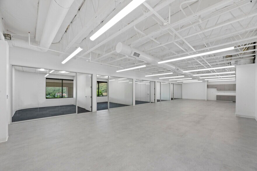 More Photos Of 29219 Canwood St, Agoura Hills Office For Sale