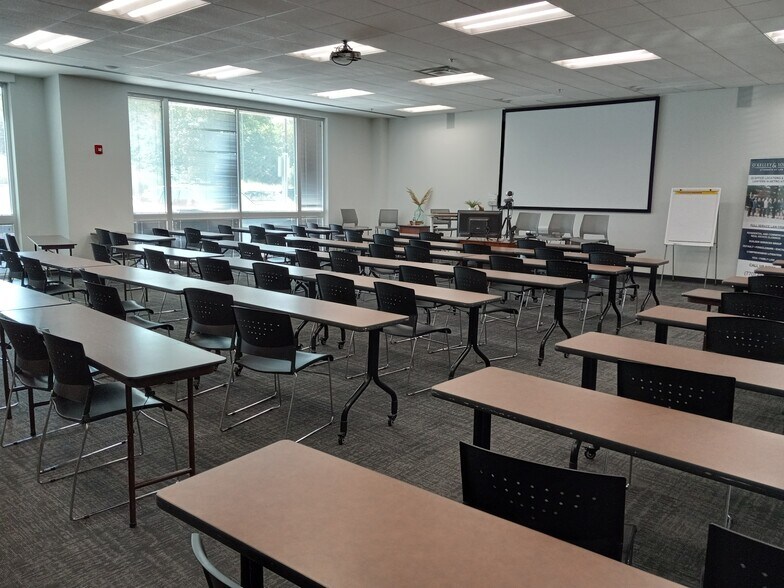 More Photos Of 1960 Satellite Blvd, Duluth Office For Lease