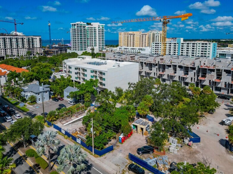 More Photos Of 1345 2nd St, Sarasota Office Residential For Sale