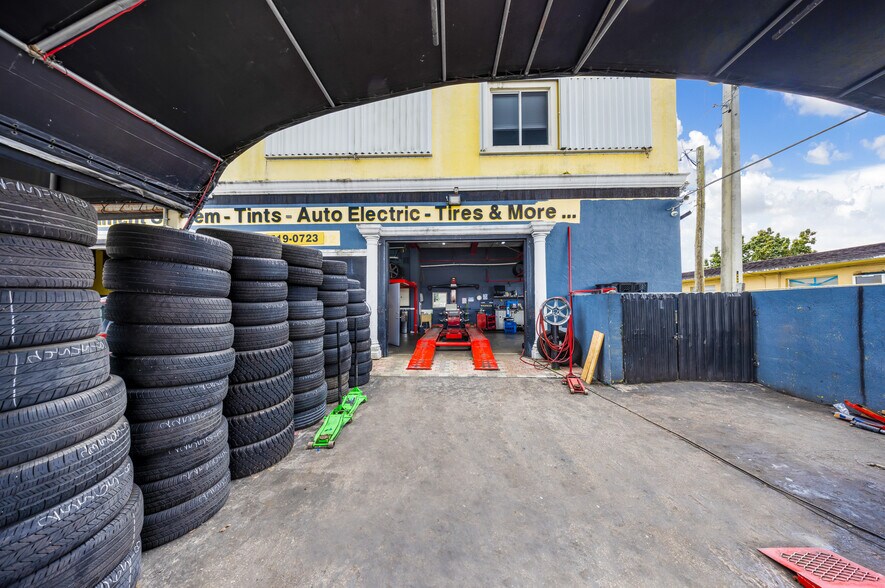 More Photos Of 2692 Palm Ave, Hialeah Auto Repair For Sale